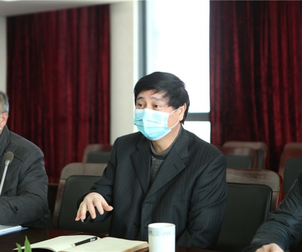 嘉兴市政协副主席马玉华来尊龙集团丝绸集团调研事情